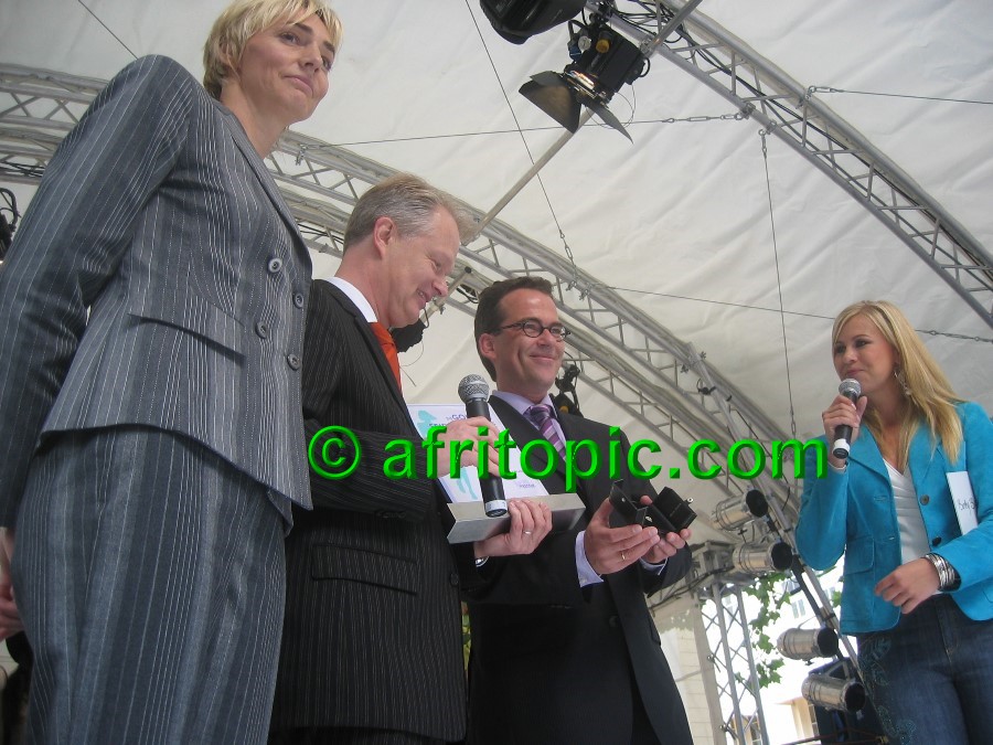 ../Images/Krefeld-Strssenmodenschau-2005 112.jpg